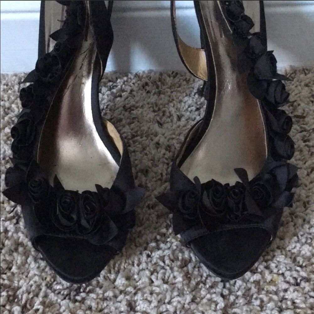 Heels - Picture 2 of 6